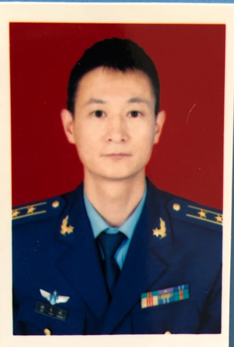 胡宪政.jpg